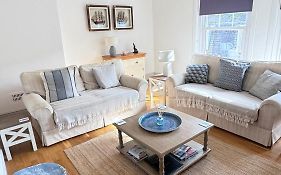 Harbour Retreat Padstow - Entire Apartment In The Beautiful Old Town Of Padstow Harbour